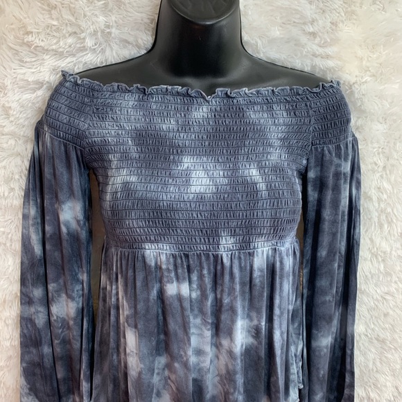 American Eagle Tie Dye Off The Shoulder Top. - Picture 3 of 6